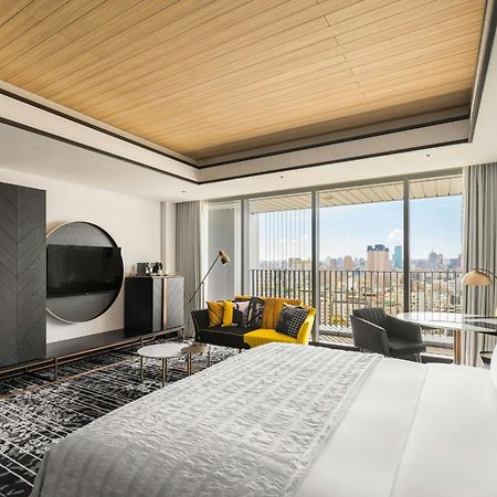 Le Meridien Тайджун Екстериор снимка A guest room at the Westin Tokyo