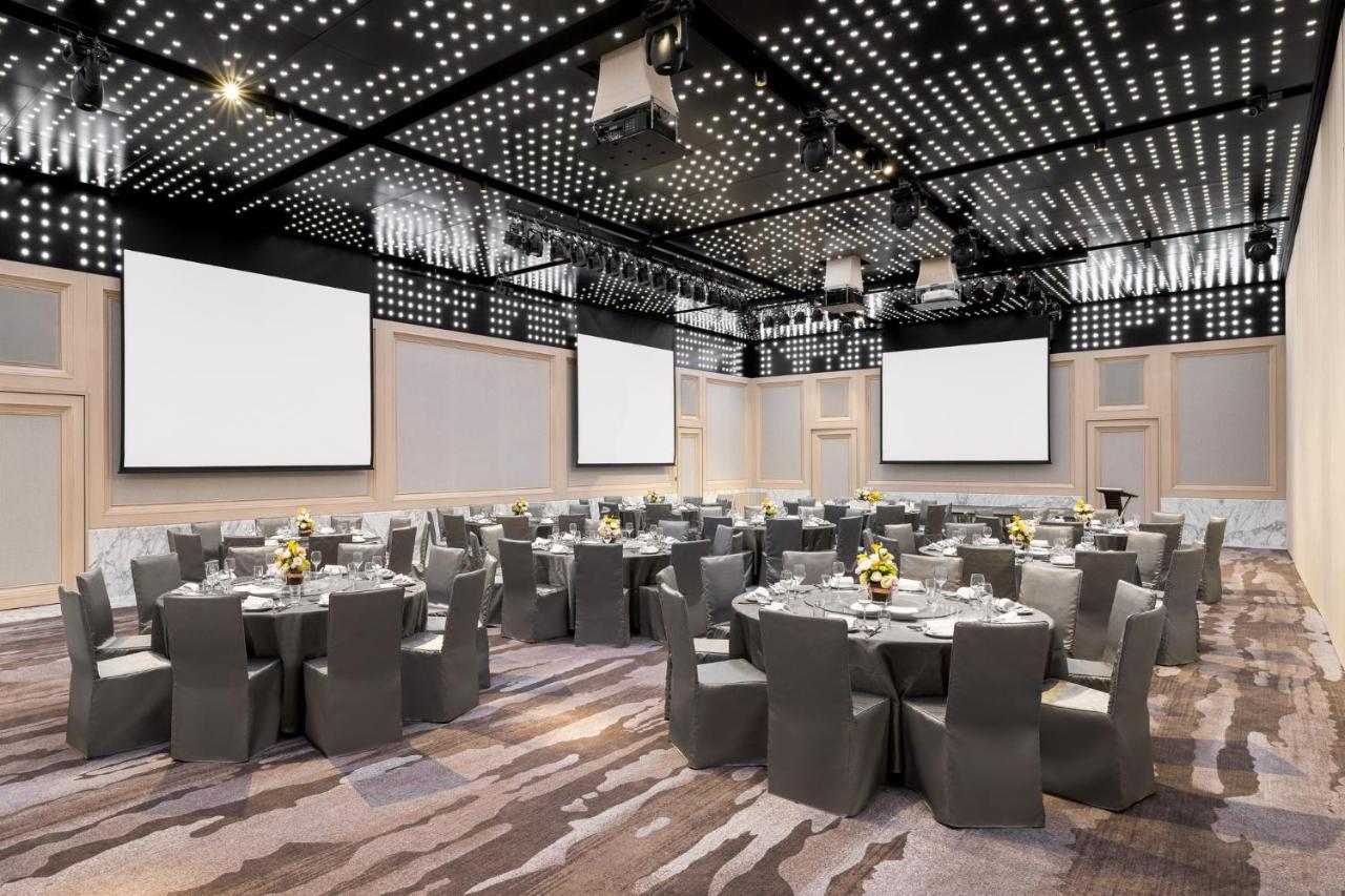 Le Meridien Тайджун Екстериор снимка The ballroom
