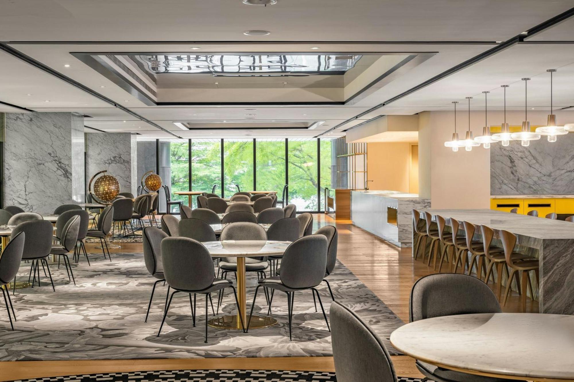 Le Meridien Тайджун Екстериор снимка The Club at Hong Kong International Airport