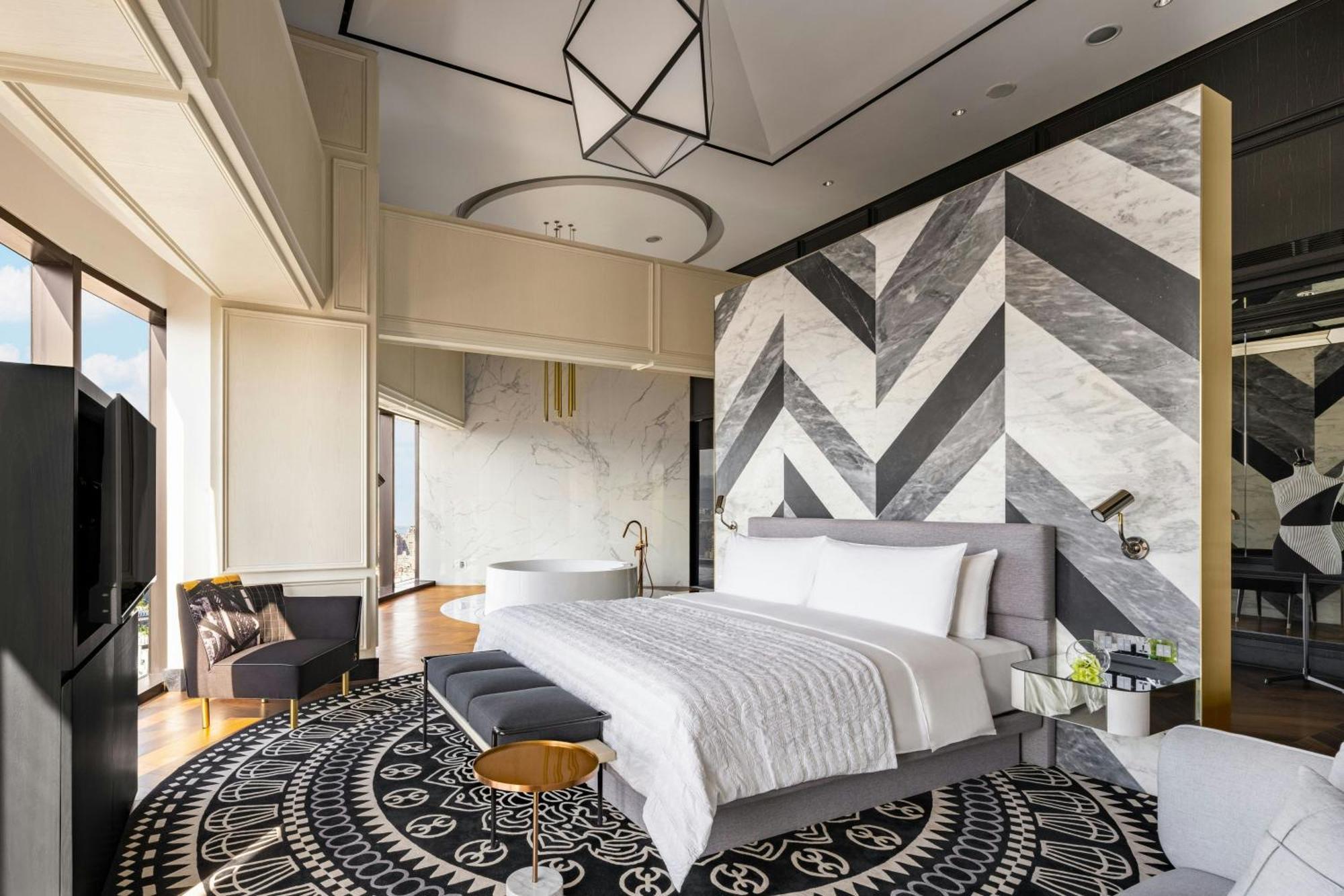Le Meridien Тайджун Екстериор снимка A bedroom at the hotel