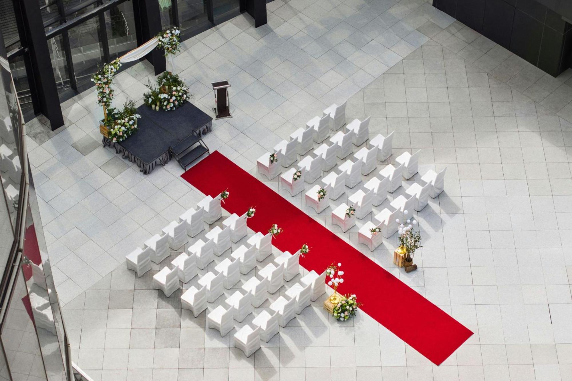 Le Meridien Тайджун Екстериор снимка The interior of the main building