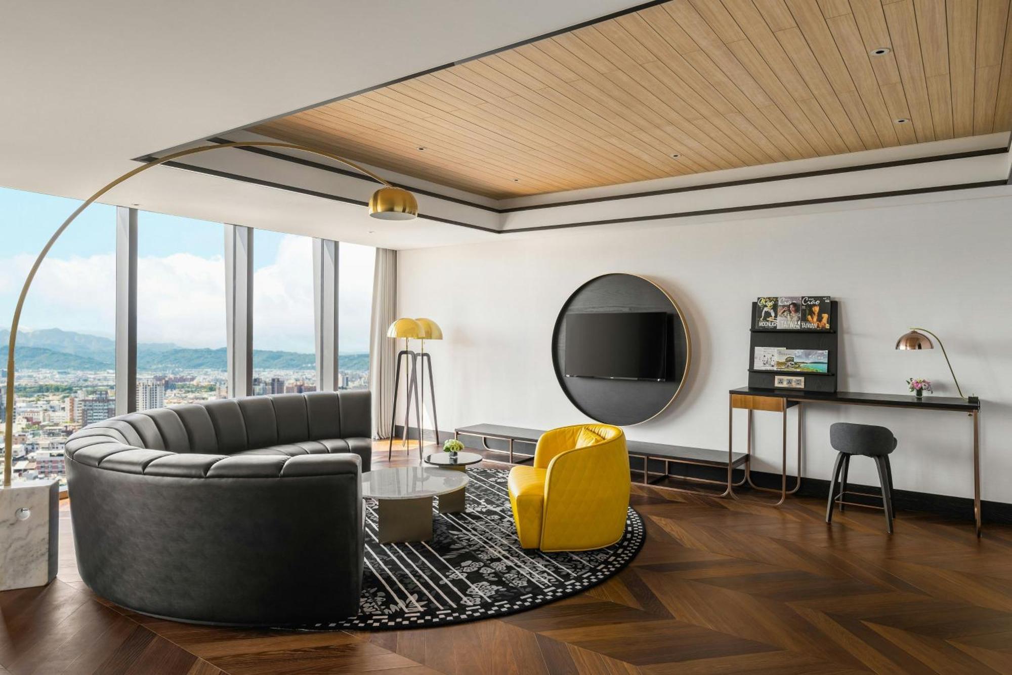 Le Meridien Тайджун Екстериор снимка The Living Room at The Landmark