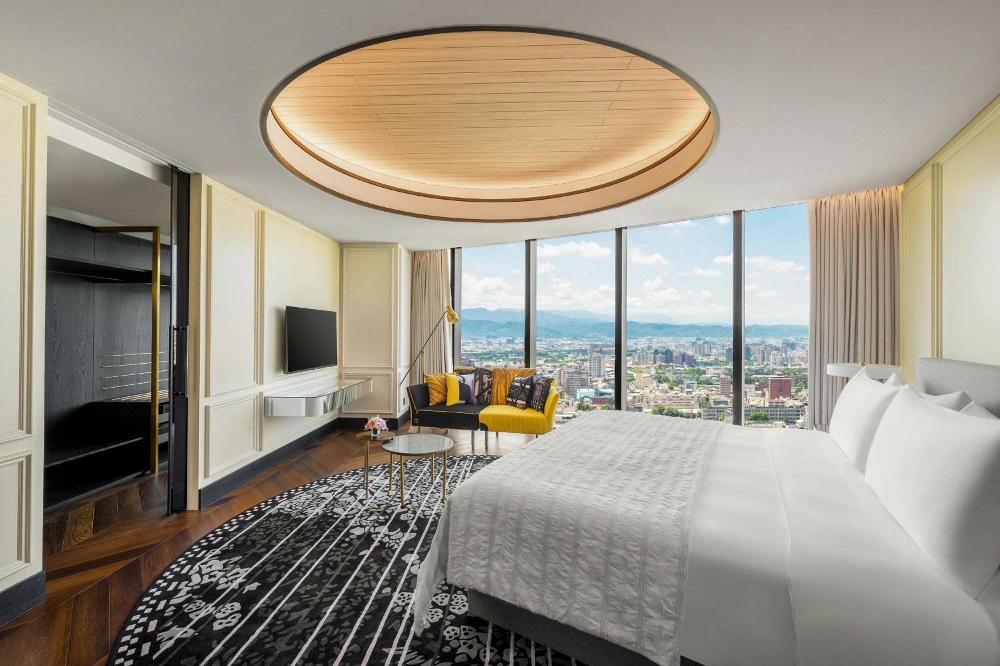 Le Meridien Тайджун Екстериор снимка Deluxe Suite