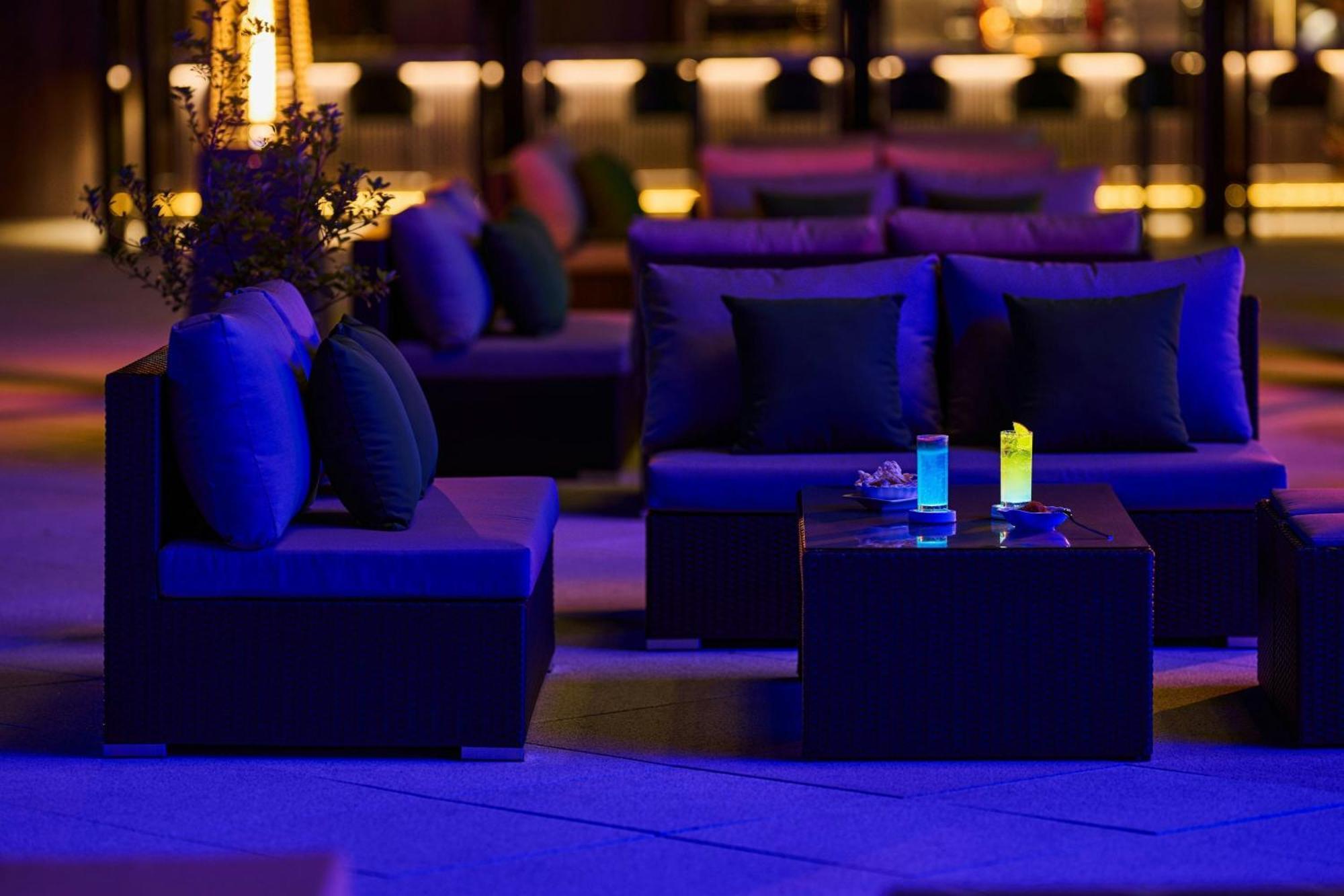 Le Meridien Тайджун Екстериор снимка The Sky Bar