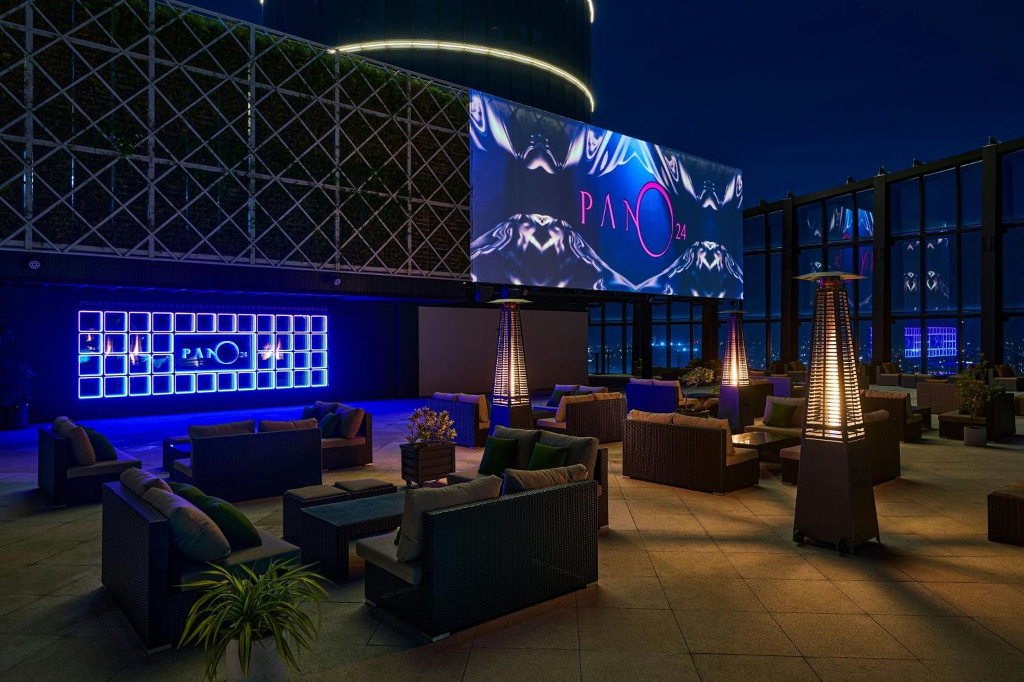 Le Meridien Тайджун Екстериор снимка The 101 Sky Lounge