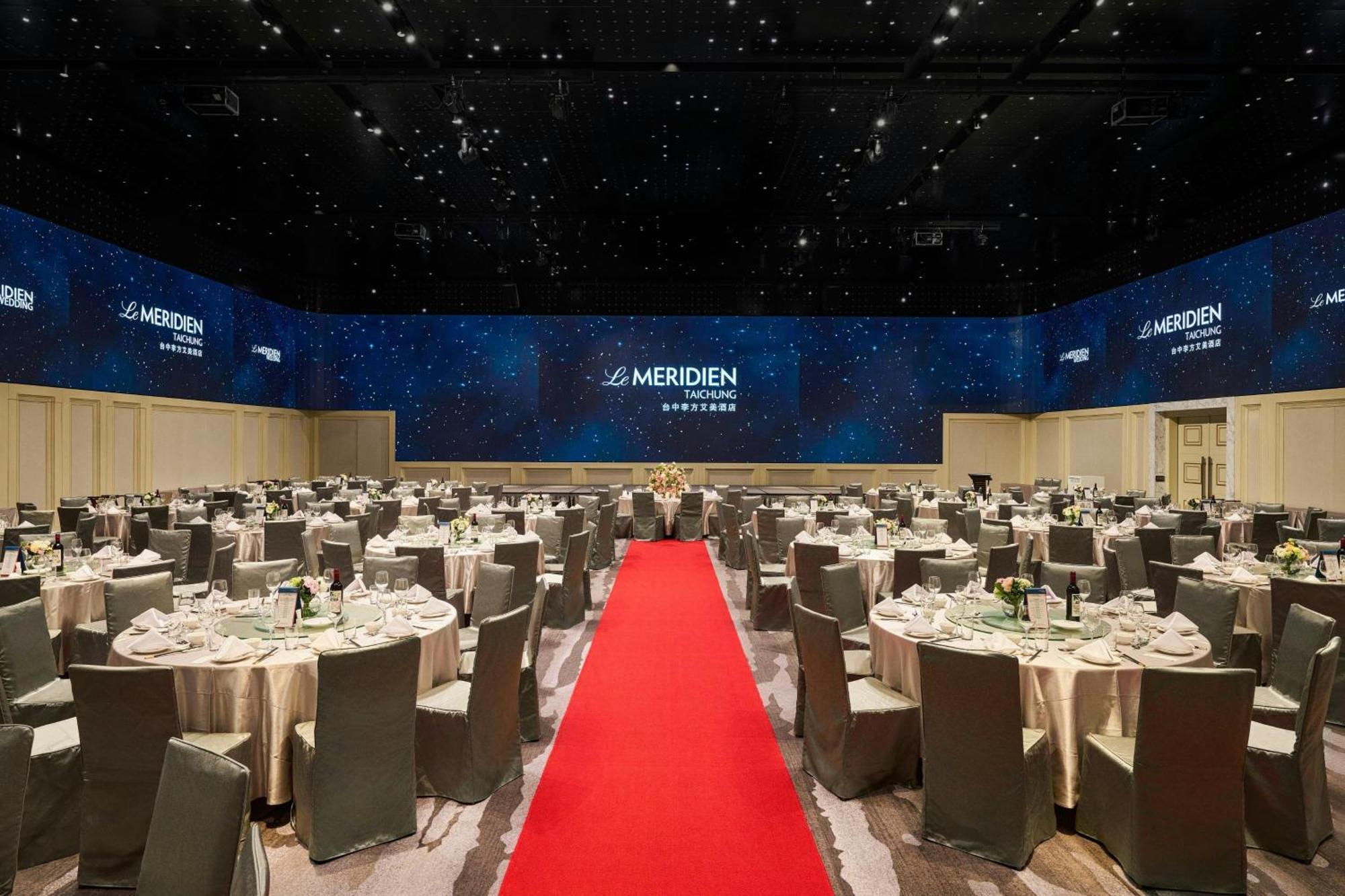 Le Meridien Тайджун Екстериор снимка The Grand Ballroom