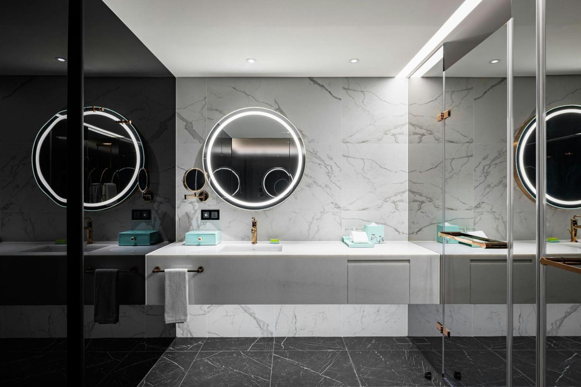 Le Meridien Тайджун Екстериор снимка Bathroom